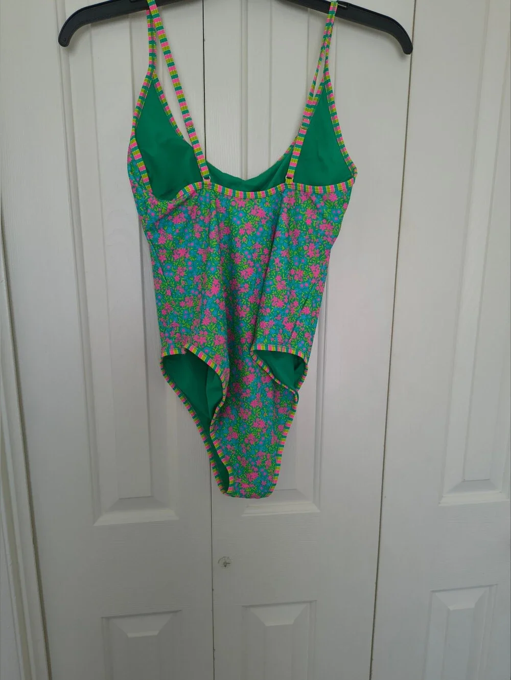 Women's Swimwear Lot One-Piece Swimsuit Floral Tankini Bikini Separates Size M.